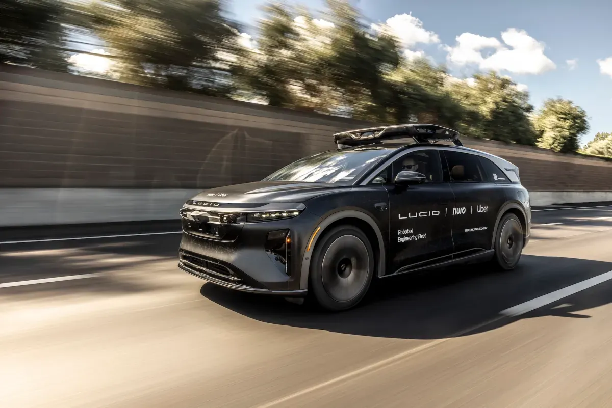 Uber lanza la división Autonomous Solutions para comercializar ...